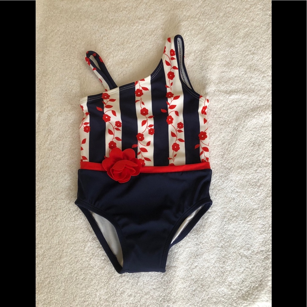Gorgeous swim suit. Today only $20!